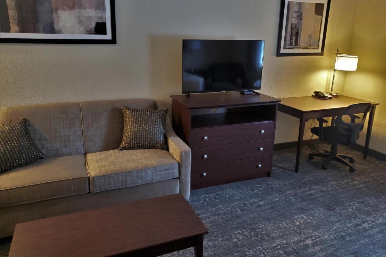 Cobblestone Suites - Oshkosh Ngoại thất bức ảnh