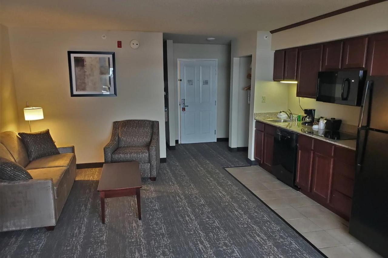 Cobblestone Suites - Oshkosh Ngoại thất bức ảnh