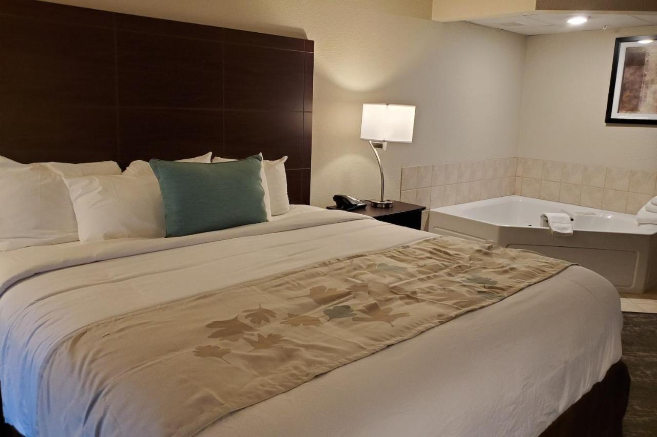 Cobblestone Suites - Oshkosh Ngoại thất bức ảnh