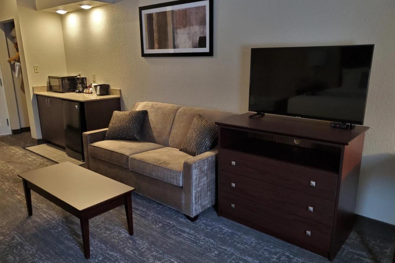 Cobblestone Suites - Oshkosh Ngoại thất bức ảnh